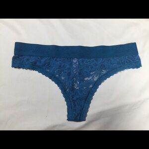 Victoria’s Secret Lace Thong Panty - S